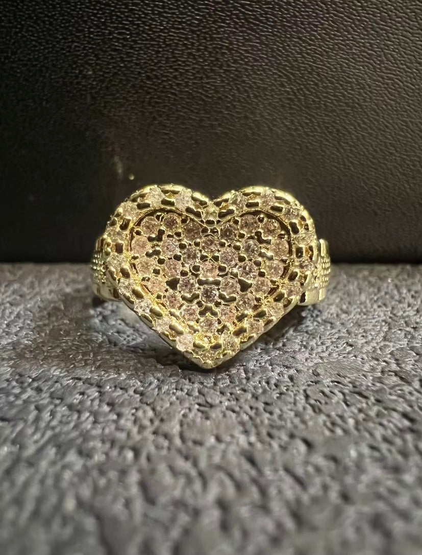 "Iced-Out" Heart Glam Ring – 90s/Y2K Aesthetic